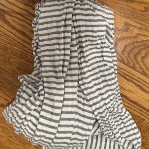 Solly Baby Gray and White Striped Wrap